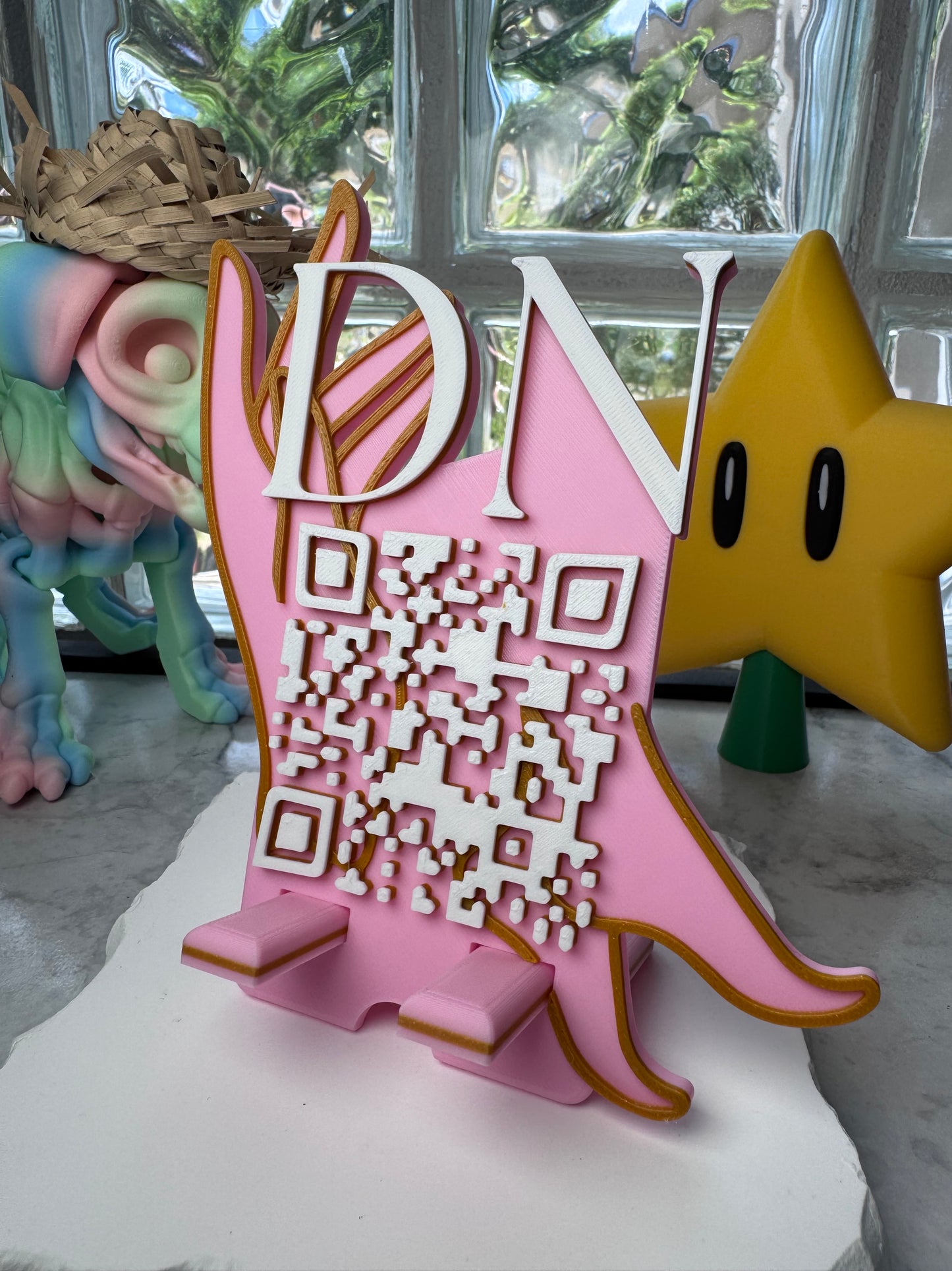 Soporte con Logo y QR Code